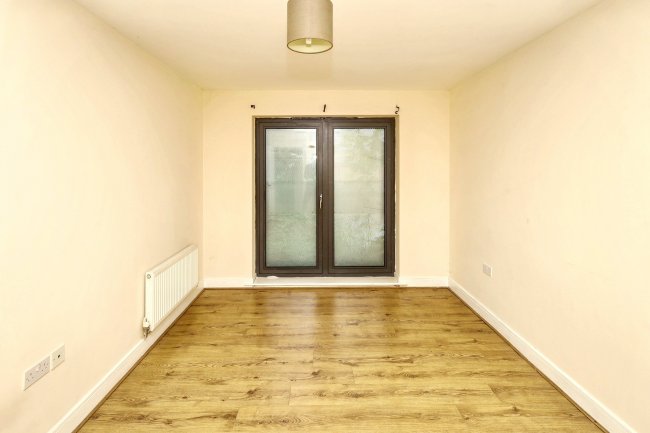 Flat 2 Invito House, 107 Bramley Crescent, Ilford, IG2 6JS 7