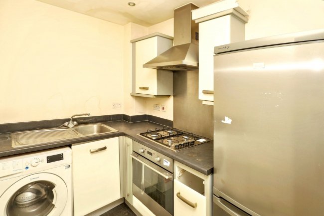 Flat 2 Invito House, 107 Bramley Crescent, Ilford, IG2 6JS 7