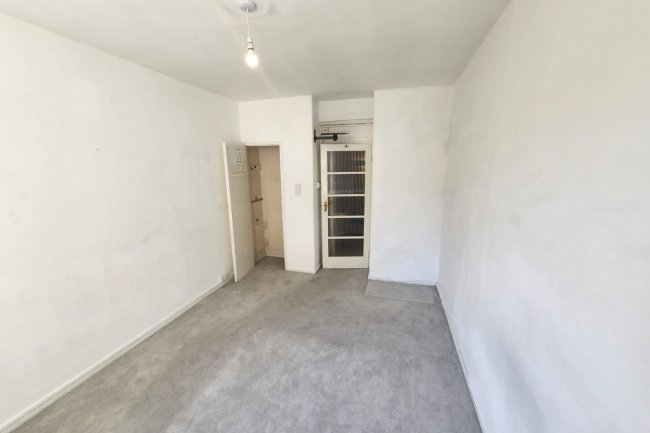 Flat 28 Florin Court, 6-9 Charterhouse Square, Barbican, London, EC1M 6ET 8