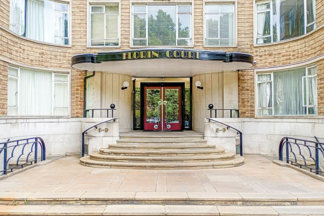 Flat 28 Florin Court, 6-9 Charterhouse Square, Barbican, London, EC1M 6ET 8