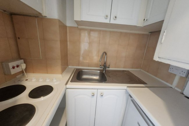 Flat 28 Florin Court, 6-9 Charterhouse Square, Barbican, London, EC1M 6ET 8