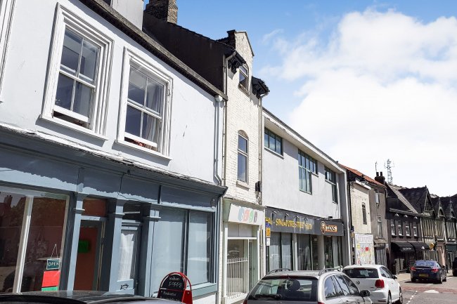 84 High Street, Lowestoft, Suffolk NR32 1XN 1