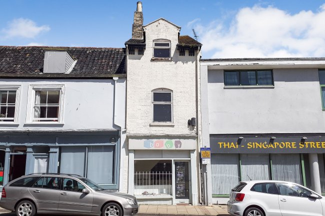 84 High Street, Lowestoft, Suffolk NR32 1XN 1