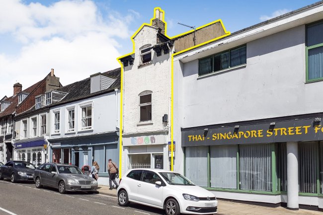 84 High Street, Lowestoft, Suffolk NR32 1XN 1