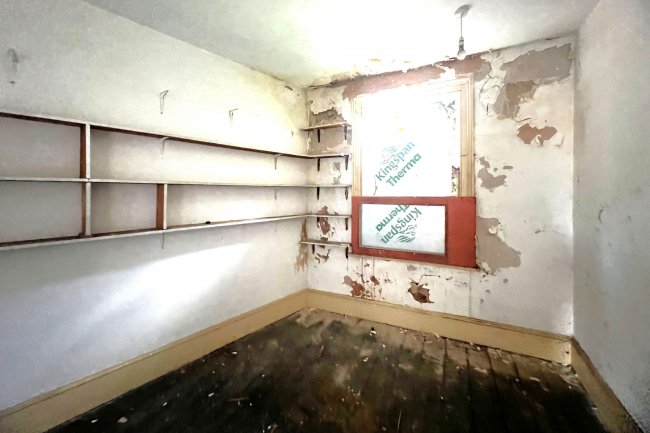 84 High Street, Lowestoft, Suffolk NR32 1XN 1