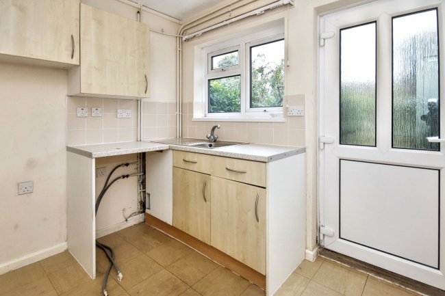 8 Weir Close, Buckden, St. Neots, Cambridgeshire, PE19 5TH 2