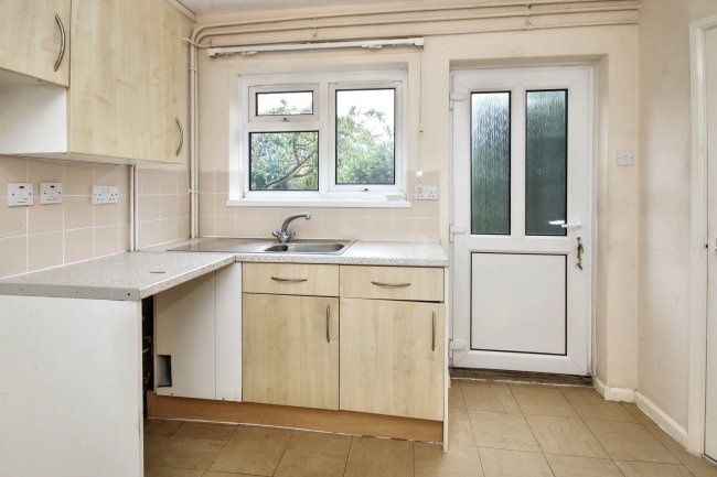 8 Weir Close, Buckden, St. Neots, Cambridgeshire, PE19 5TH 2