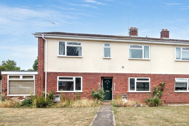 8 Weir Close, Buckden, St. Neots, Cambridgeshire, PE19 5TH 2