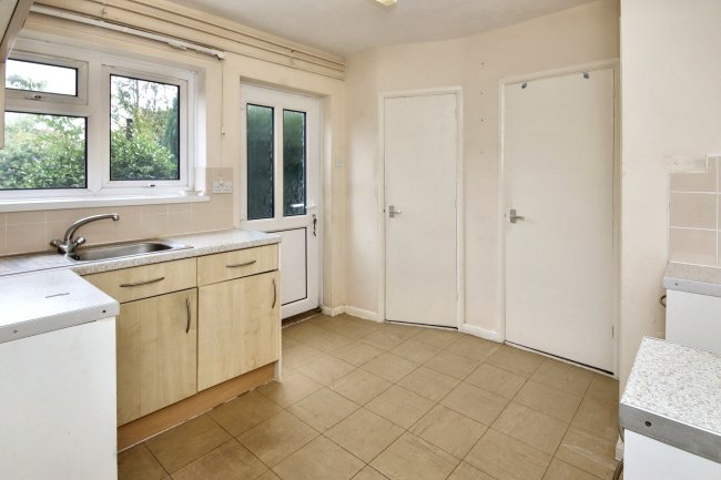 8 Weir Close, Buckden, St. Neots, Cambridgeshire, PE19 5TH 2