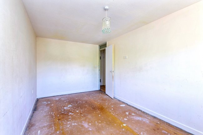 3 The Gelt, Bedford, Bedfordshire, MK41 7XT 6