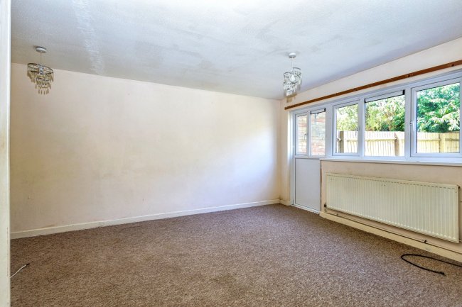 3 The Gelt, Bedford, Bedfordshire, MK41 7XT 6