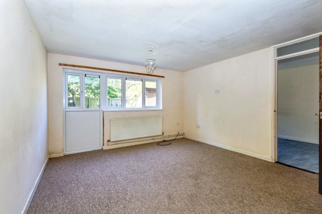 3 The Gelt, Bedford, Bedfordshire, MK41 7XT 6