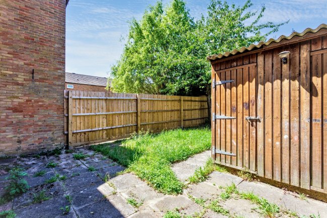 3 The Gelt, Bedford, Bedfordshire, MK41 7XT 6