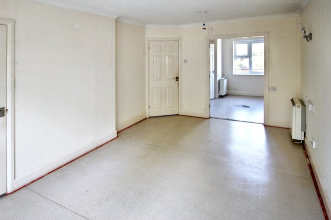 6 Willow Mews, Robertsbridge, East Sussex, TN32 5NL 1