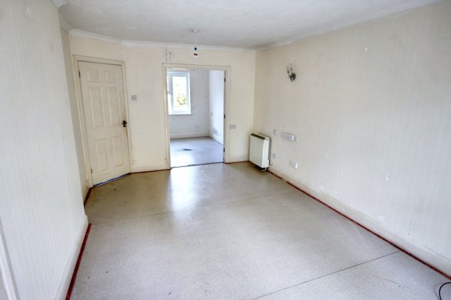 6 Willow Mews, Robertsbridge, East Sussex, TN32 5NL 1