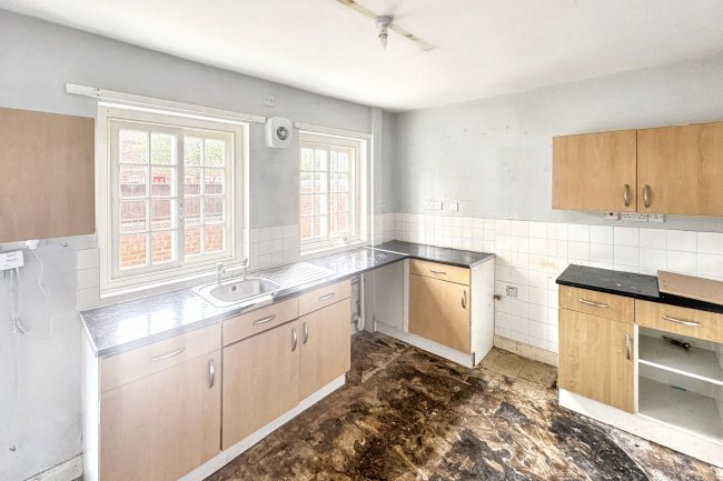 19 Winn Street, Scunthorpe, DN16 1TB 2