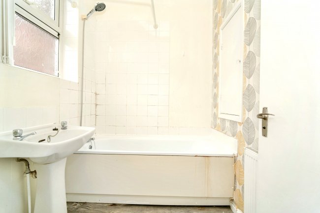 33 Muncaster Road, Preston, Lancashire, PR1 6BD 6