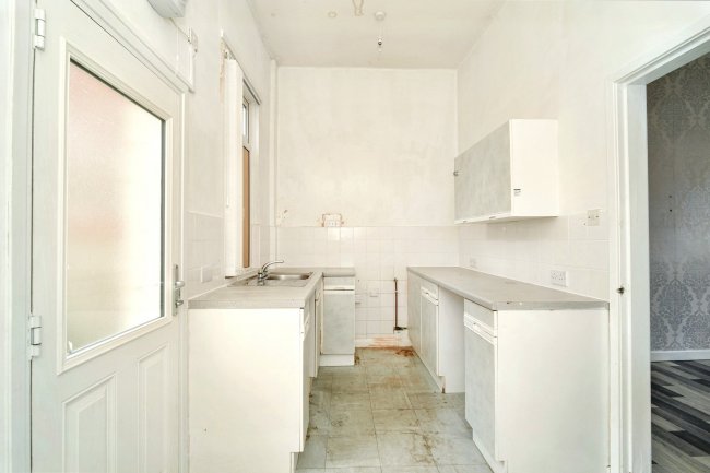 33 Muncaster Road, Preston, Lancashire, PR1 6BD 6