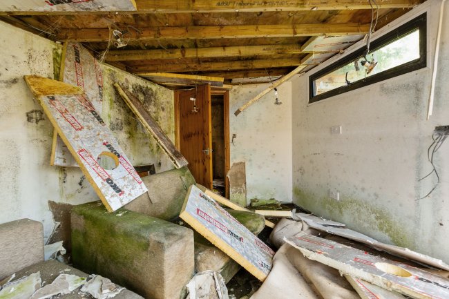 100 Crockenhill Road, Orpington, Kent, BR5 4DG 9