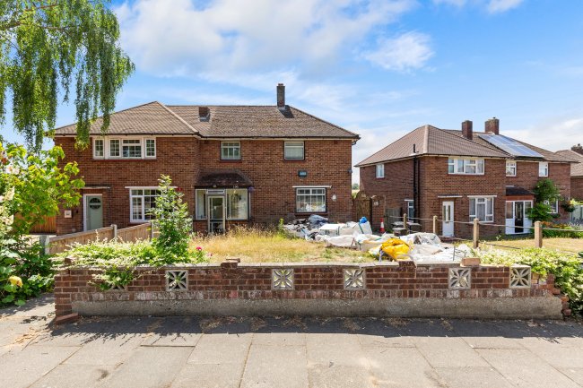 100 Crockenhill Road, Orpington, Kent, BR5 4DG 9