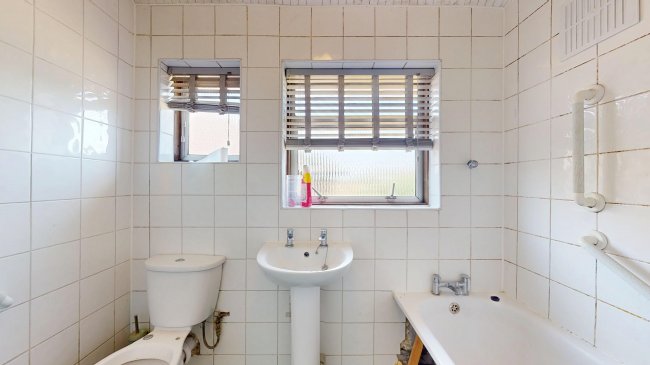 100 Crockenhill Road, Orpington, Kent, BR5 4DG 9