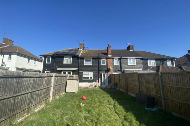 21 Gloucester Grove, Edgware, Middlesex, HA8 0ER 10