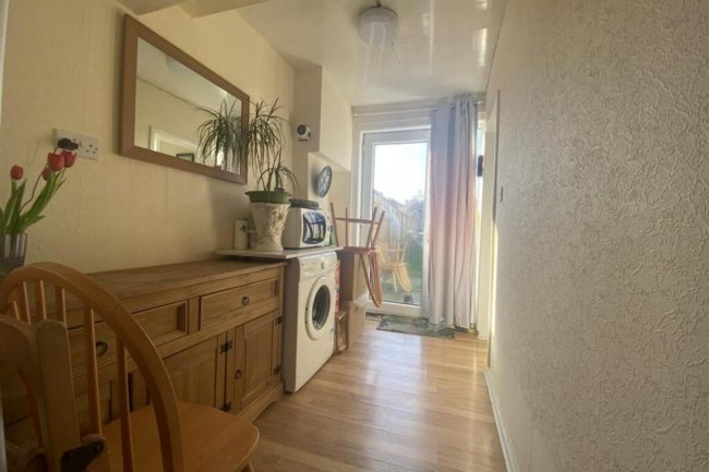 21 Gloucester Grove, Edgware, Middlesex, HA8 0ER 10