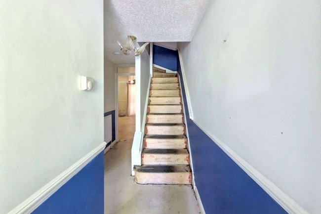 2 Pownsett Terrace, Ilford, Essex IG1 2SW 7