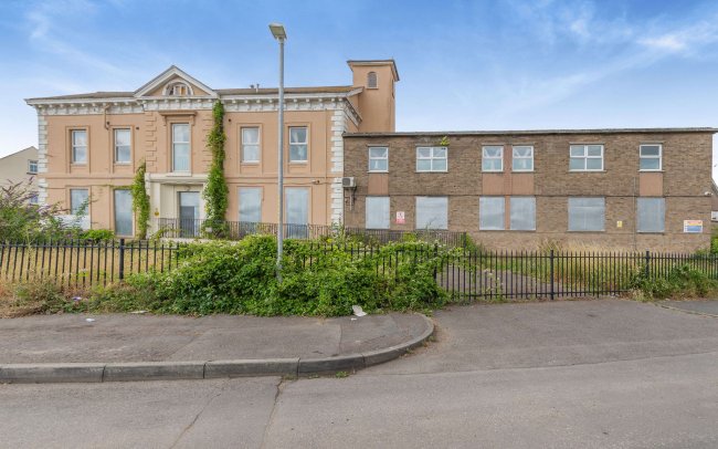 Kesson House Care Home, Council Avenue, Northfleet, Gravesend, DA11 9HN 9