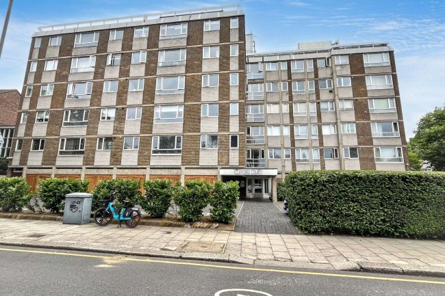 Flat 30 Clifford Court, 2 Heathfield Road, Wandsworth Common, London, SW18 3JE 7
