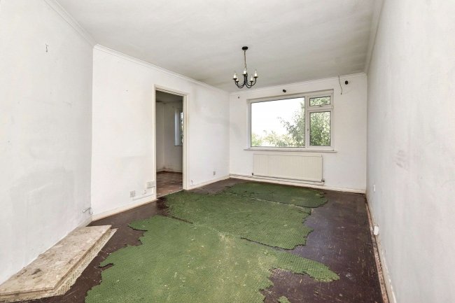 2 The Freedown, St Margaret's at Cliffe, Dover CT15 6BD 1