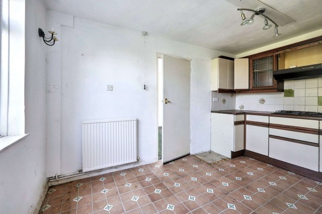 2 The Freedown, St Margaret's at Cliffe, Dover CT15 6BD 1