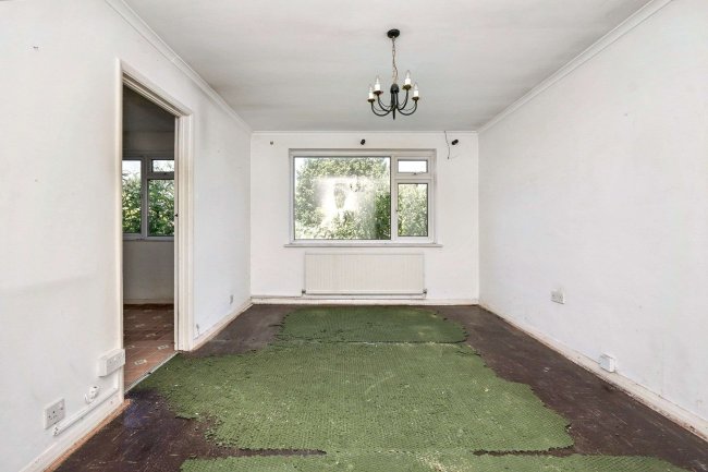 2 The Freedown, St Margaret's at Cliffe, Dover CT15 6BD 1