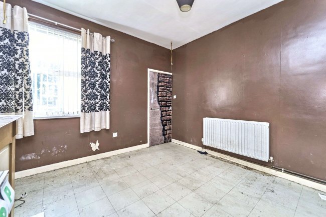 33 Forrester Street, Walsall, West Midlands WS2 9PL 9