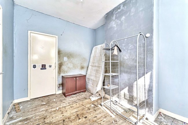 33 Forrester Street, Walsall, West Midlands WS2 9PL 9