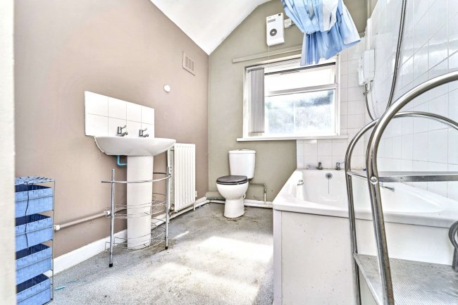 33 Forrester Street, Walsall, West Midlands WS2 9PL 9