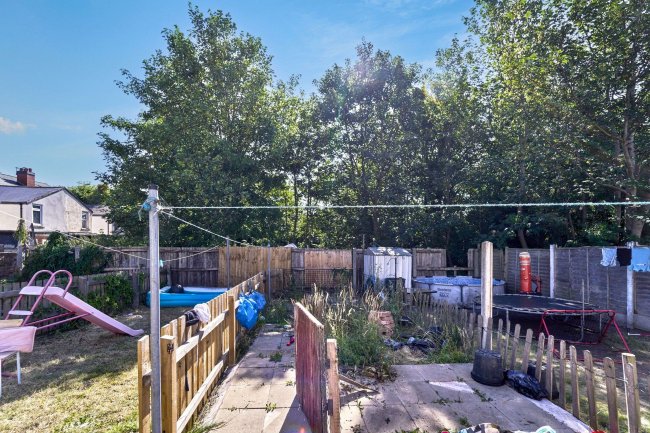 33 Forrester Street, Walsall, West Midlands WS2 9PL 9