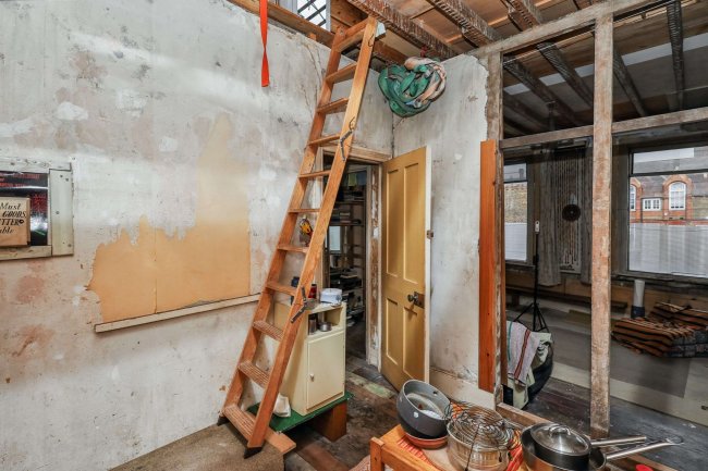 27 Colne Road, Clapton, London, E5 0HR 7