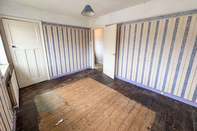 35 Oaklands, Chippenham, Wiltshire, SN15 1RD 3