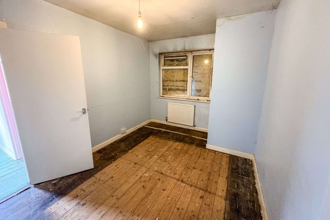 35 Oaklands, Chippenham, Wiltshire, SN15 1RD 3