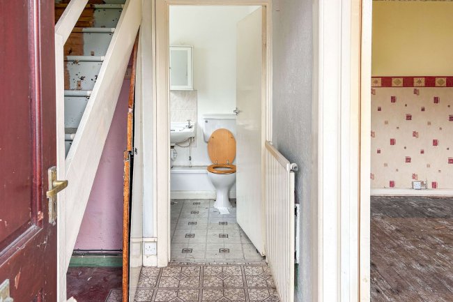 35 Oaklands, Chippenham, Wiltshire, SN15 1RD 3