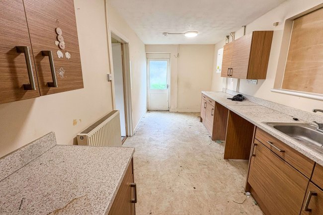 35 Oaklands, Chippenham, Wiltshire, SN15 1RD 3