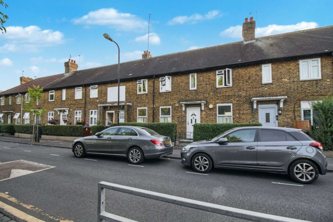 12 Wigton Road, Walthamstow, London E17 5HU 10