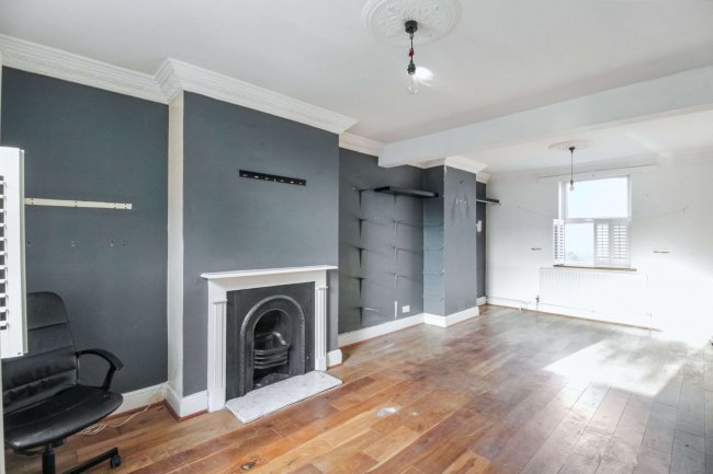 12 Wigton Road, Walthamstow, London E17 5HU 10