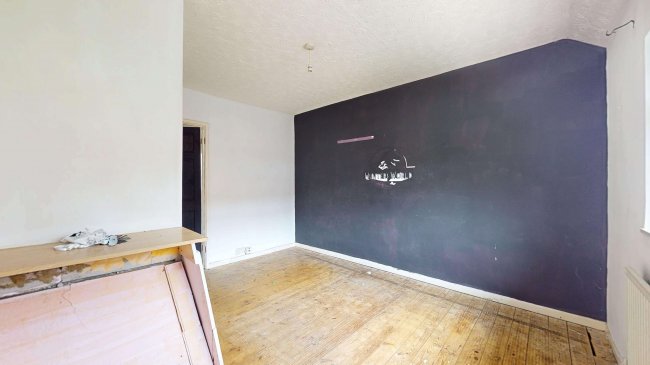 25 Pirbright Crescent, New Addington, Croydon, CR0 0RT 8