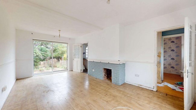 25 Pirbright Crescent, New Addington, Croydon, CR0 0RT 8