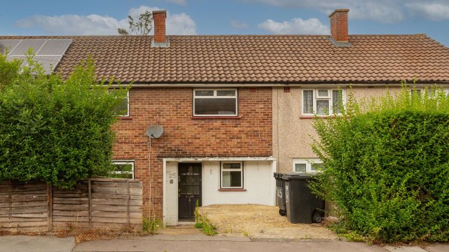 25 Pirbright Crescent, New Addington, Croydon, CR0 0RT 8