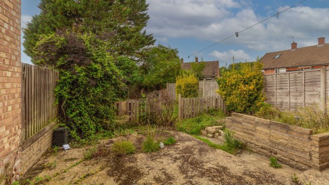 25 Pirbright Crescent, New Addington, Croydon, CR0 0RT 8