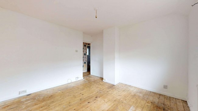 25 Pirbright Crescent, New Addington, Croydon, CR0 0RT 8