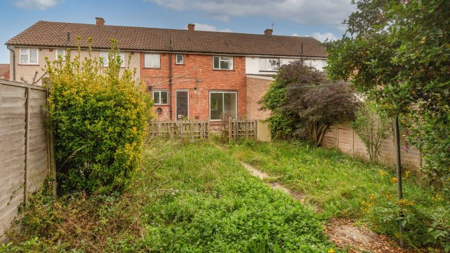 25 Pirbright Crescent, New Addington, Croydon, CR0 0RT 8